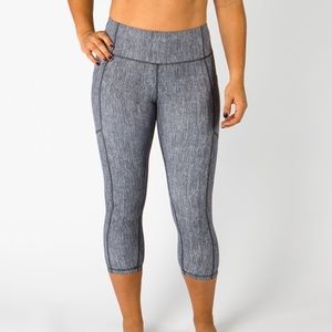 Kiava Herringbone Capri Leggings Chevron Gray